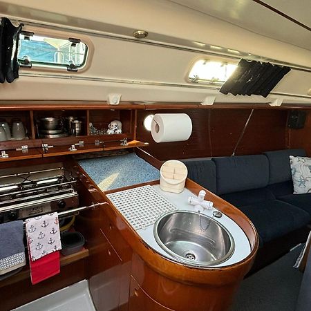 מלון Barco A Vela Em Peniche - West Sailing מראה חיצוני תמונה